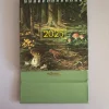 Discount Skrivbordskalender 2025 kalender svamp skog OwlCrate Almanakker & Kalendere