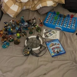 Tradera Skylanders Trap Team - PS4 - Komplett Set med Figurer och Portal> Nfc-figurer