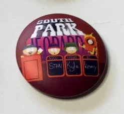 Outlet SOUTH PARK. Badge , nålmärke diameter 25mm Stofmærker & Pins