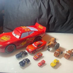 Tradera Stor Cars Blixten McQueen Samling + Extra Bilar!| Disney