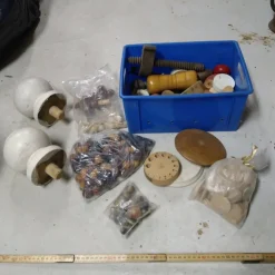 Tradera Stort parti trädetaljer och tillbehör| Hobbymaterialer