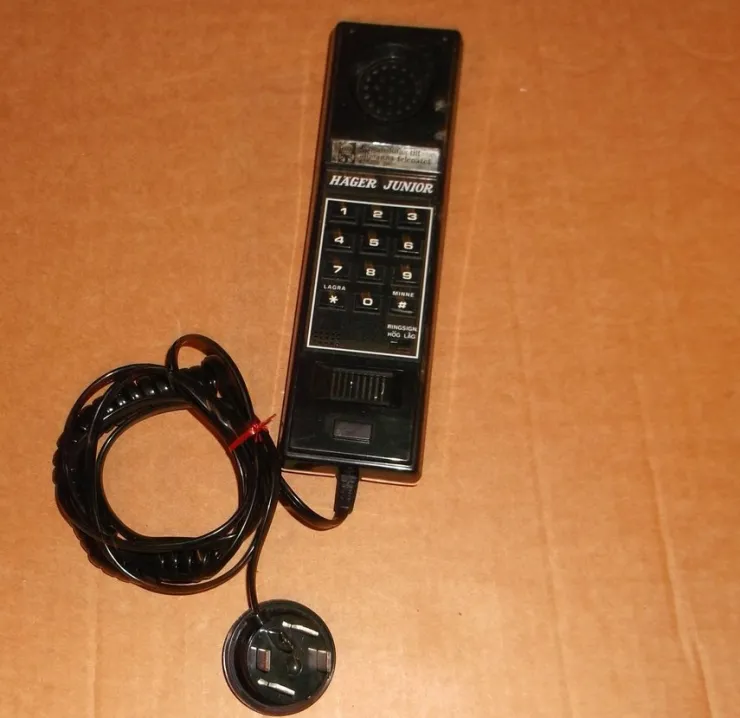 Tradera Telefon Häger Junior Gul knappar plast analog> Fast Telefoni