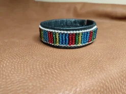 Cheap Tentråds Armband- Sameflagans färger gjort med pärlor - 18 cm- 2 cm bred Kunsthåndværk