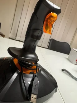 Tradera Thrustmaster TCA Sidestick Airbus Edition> Andre Computer- & Tv-spil