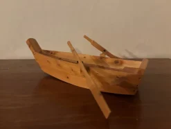 Tradera Träbåtmodell från Slöjdarna, Växjö| Båd- & Skib-memorabilia