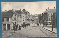 Tradera Trondhjem. Folkliv på Bakkegaden 1910-talet| Nordiske Lande