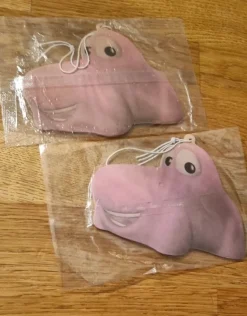 Tradera Två Ahlgrens bilar doftgranar i nyskick.> Reklame Gadgets