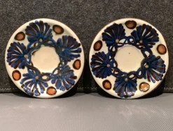 Best Sale Två handmålade koppfat från Danmark märkta med HK (Herman Kähler). Keramik & Porcelæn, Udenlandsk