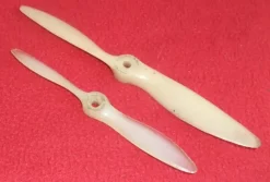 Tradera Två propeller till modellflygplan| Modelmotorer