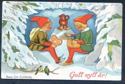 Tradera Två tomtar förbereder kaffe och papparkaka signerat ANNE CH SJÖBERG ca1920| Generelle Motiver