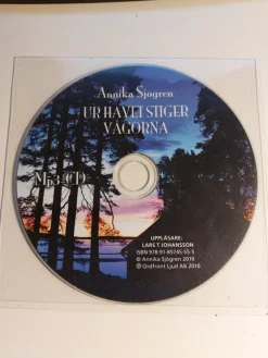 Shop Ur havet stiger vågorna - Ljudbok på MP3 av Annika Sjögren Lydbøger & Sprogkurser