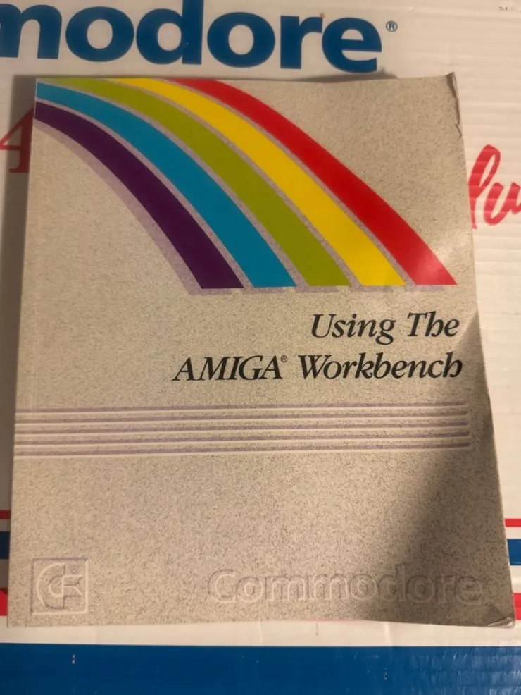 Discount Using The AMIGA Workbench - Commodore Computere Og Teknik