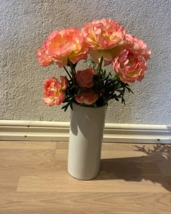 Tradera Vas med konstgjorda blommor| Kunstige Planter