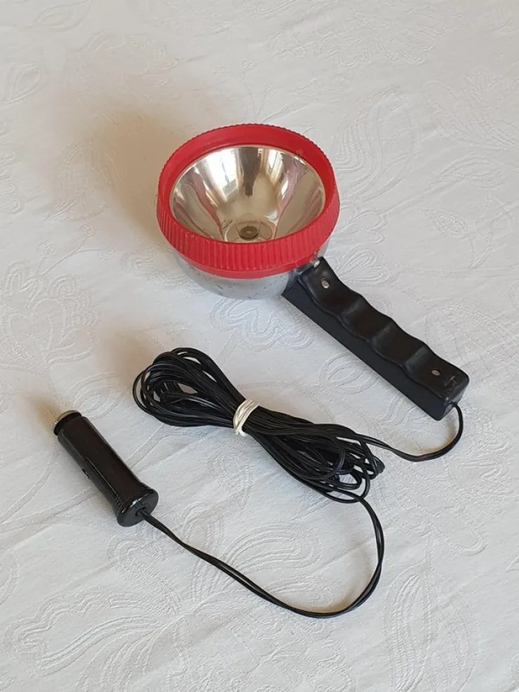 Tradera Vintage Handhållen 12V Bil Spotlight från tidligt 70 tal> Mobilia