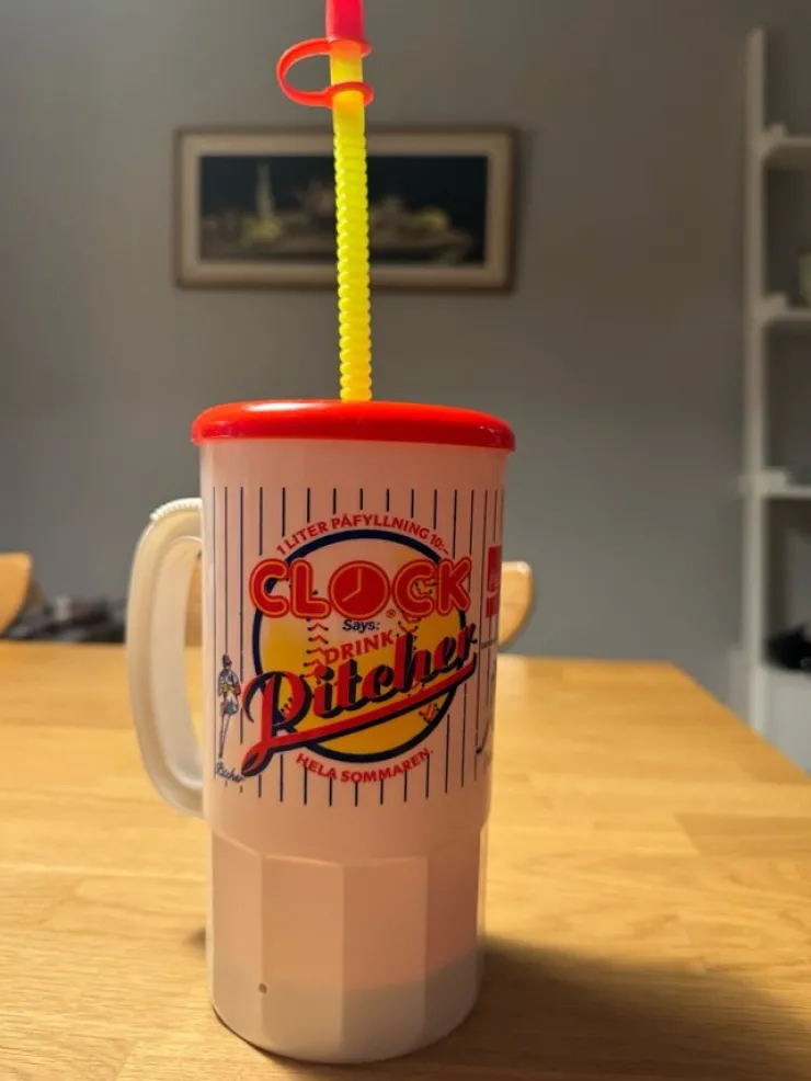 Tradera Vintage mugg med handtag och sugrör> Reklame Gadgets