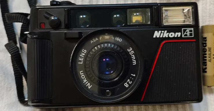 Tradera vintage Nikon L35 (AF) | Fotokameraer
