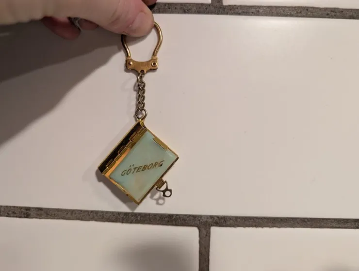 Tradera Vintage nyckelrings souvenir med bilder från Göteborg> Nøgleringe