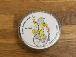 Tradera Vintage rund kortlek ”Round Playing Cards No.200A” med original ask> Spillekort