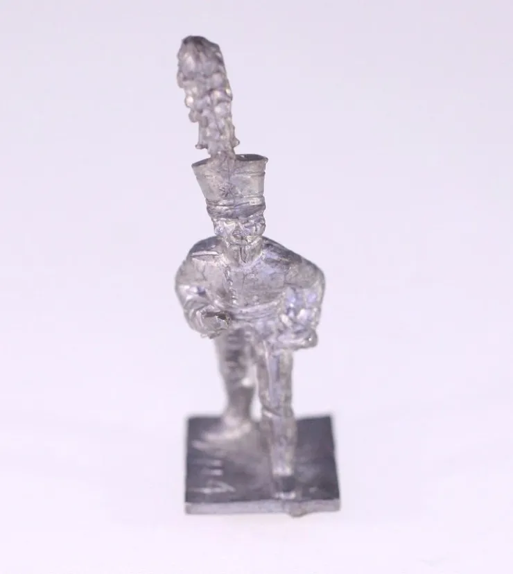 Tradera Vintage unpainted lead figure-circa 1960s/1970s-soldier with sabre (broken off)> Samlerfigurer