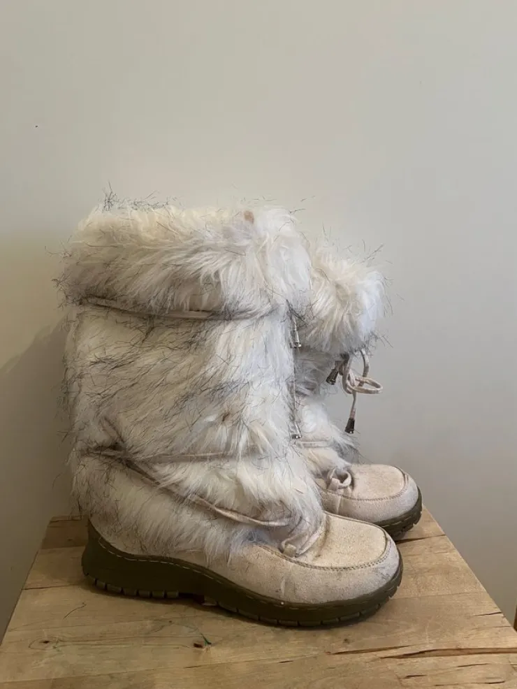 Tradera Vintage Vita fluffiga vinterstövlar storlek 38> Damesko