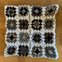 Tradera Virkat kuddfodral mormorsrutor| Indretning & Husholdning