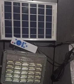 Tradera 300W 20000 lumen utomhus solstrålkastare med fjärrkontroll,IP65 LED-strålkastare| Lamper