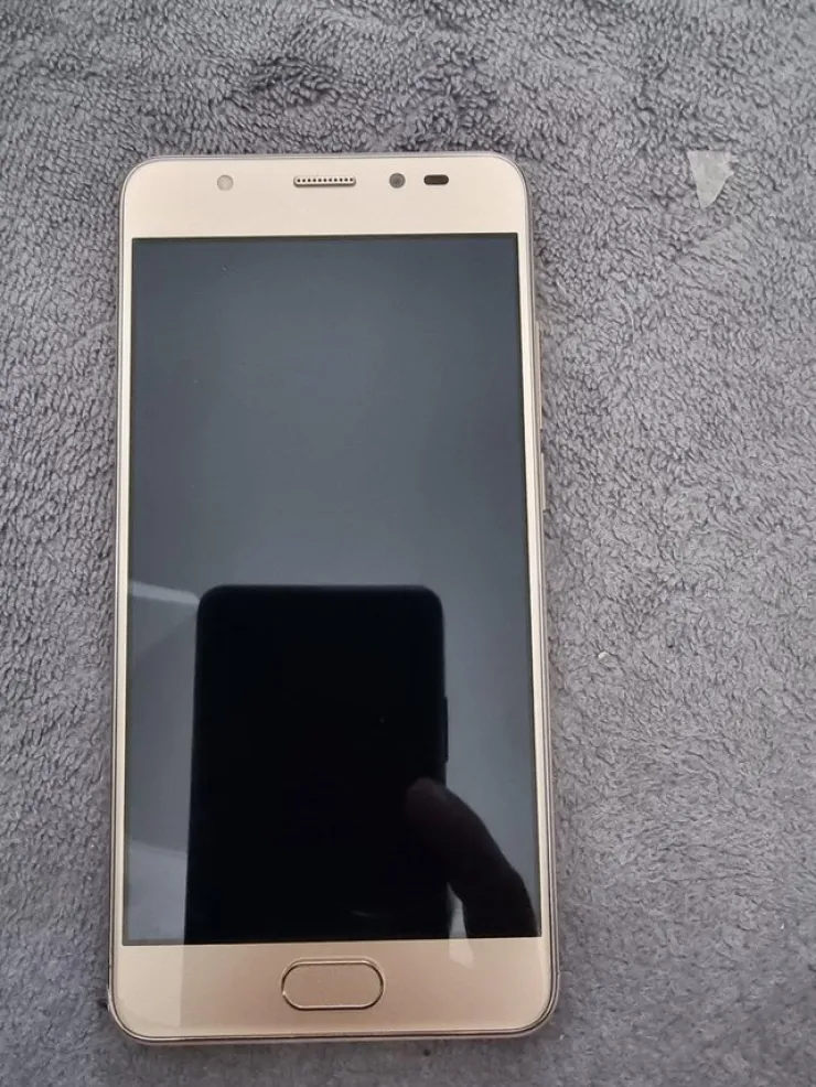 Tradera Wiko U Feel prime olåst guld färg dual sim i bra skick> Mobiltelefoner